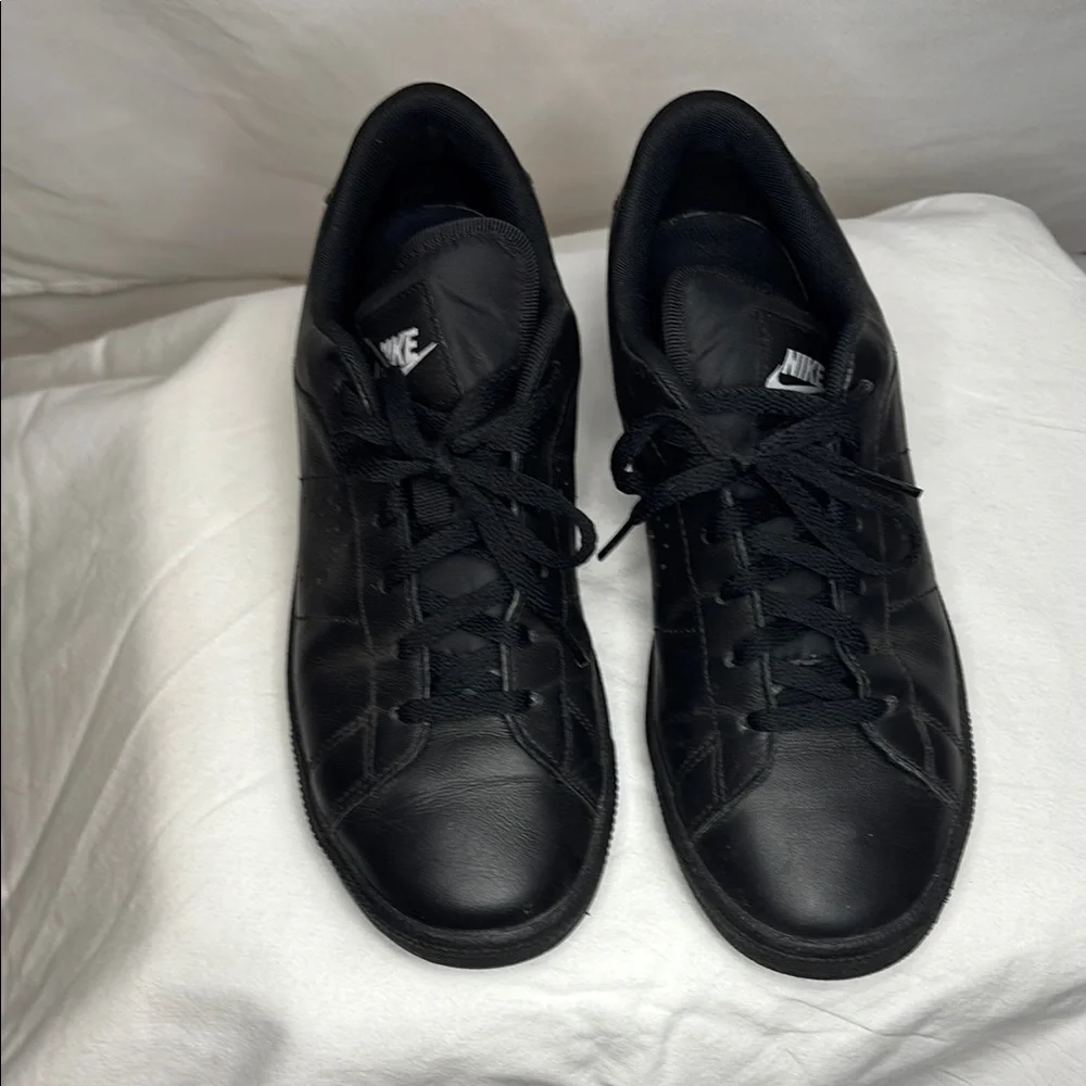 Nike Black Minimalist Sneakers size 5Y - Picture 5 of 6